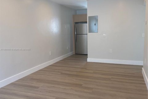 Appartement à louer à Miami, Floride: 2 chambres, 65.03 m2 № 1889263 - photo 23