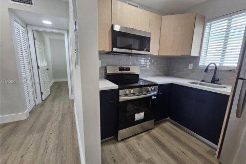 Appartement à louer à Miami, Floride: 2 chambres, 65.03 m2 № 1889263 - photo 12