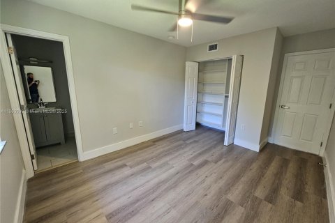 Appartement à louer à Miami, Floride: 2 chambres, 65.03 m2 № 1889263 - photo 10