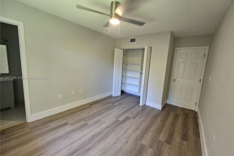 Appartement à louer à Miami, Floride: 2 chambres, 65.03 m2 № 1889263 - photo 9