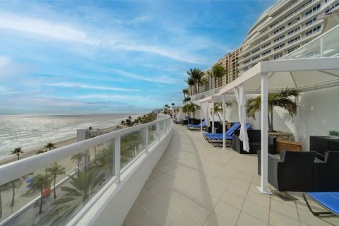 Condominio en venta en Fort Lauderdale, Florida, 3 dormitorios, 235.6 m2 № 981691 - foto 1