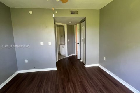 Copropriété à louer à West Palm Beach, Floride: 3 chambres, 111.85 m2 № 2024225 - photo 15