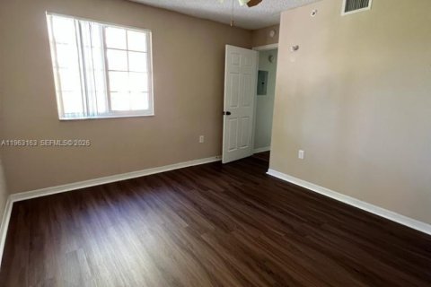 Copropriété à louer à West Palm Beach, Floride: 3 chambres, 111.85 m2 № 2024225 - photo 16