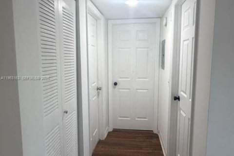 Copropriété à louer à West Palm Beach, Floride: 3 chambres, 111.85 m2 № 2024225 - photo 25