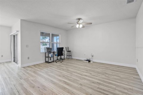 House in Winter Haven, Florida 3 bedrooms, 157 sq.m. № 1759275 - photo 5