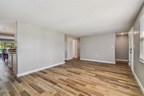 House in Hudson, Florida 3 bedrooms, 135.82 sq.m. № 1878086 - photo 7