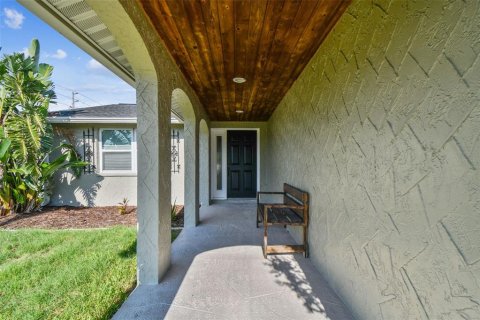 House in Hudson, Florida 3 bedrooms, 135.82 sq.m. № 1878086 - photo 3