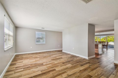 House in Hudson, Florida 3 bedrooms, 135.82 sq.m. № 1878086 - photo 6