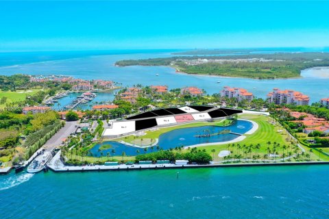 Casa en venta en Miami Beach, Florida, 8 dormitorios, 1061.69 m2 № 2249110 - foto 6