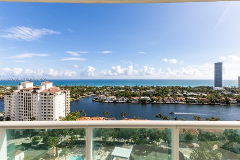 Condo in Aventura, Florida, 3 bedrooms № 1986683 - photo 11