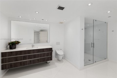 Condo in Aventura, Florida, 3 bedrooms № 1986683 - photo 22
