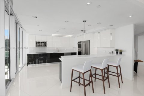 Condo in Aventura, Florida, 3 bedrooms № 1986683 - photo 9