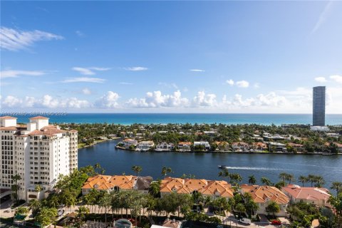 Condo in Aventura, Florida, 3 bedrooms № 1986683 - photo 17