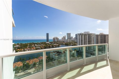 Condo in Aventura, Florida, 3 bedrooms № 1986683 - photo 27