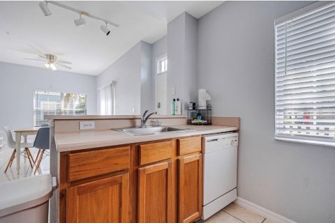 Condo in Kissimmee, Florida, 4 bedrooms  № 2379138 - photo 6
