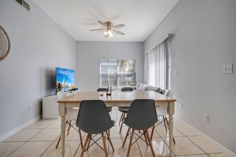 Condo in Kissimmee, Florida, 4 bedrooms  № 2379138 - photo 10