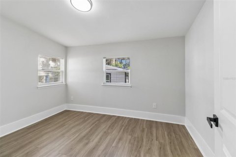 House in Orlando, Florida 4 bedrooms, 137.77 sq.m. № 2227052 - photo 20