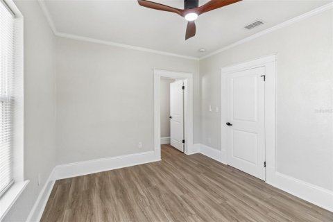 House in Orlando, Florida 4 bedrooms, 137.77 sq.m. № 2227052 - photo 14