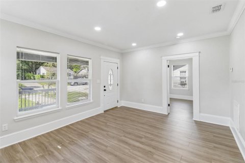 House in Orlando, Florida 4 bedrooms, 137.77 sq.m. № 2227052 - photo 8