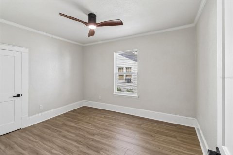 House in Orlando, Florida 4 bedrooms, 137.77 sq.m. № 2227052 - photo 17