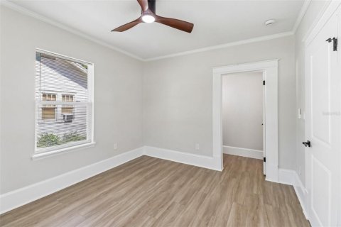 House in Orlando, Florida 4 bedrooms, 137.77 sq.m. № 2227052 - photo 15