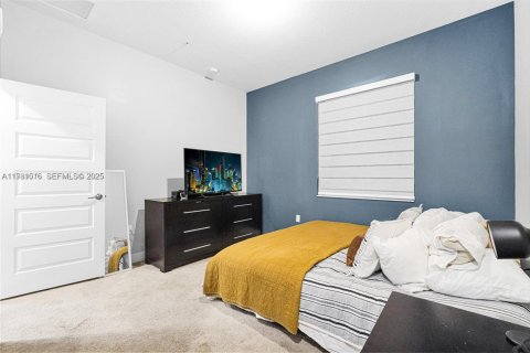 Condo in Doral, Florida, 2 bedrooms  № 1990136 - photo 26