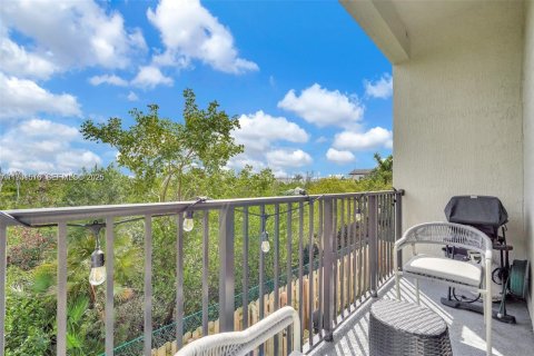 Condo in Doral, Florida, 2 bedrooms  № 1990136 - photo 20