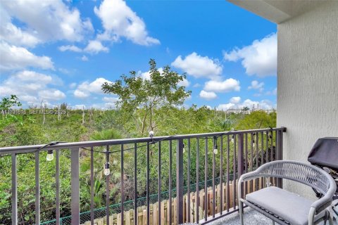 Condo in Doral, Florida, 2 bedrooms  № 1990136 - photo 18
