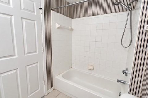 Copropriété à louer à Gainesville, Floride: 1 chambre, 80.82 m2 № 2428980 - photo 17