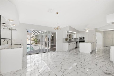House in Punta Gorda, Florida 3 bedrooms, 273.41 sq.m. № 1900749 - photo 15