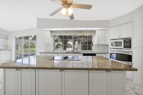 House in Punta Gorda, Florida 3 bedrooms, 273.41 sq.m. № 1900749 - photo 9