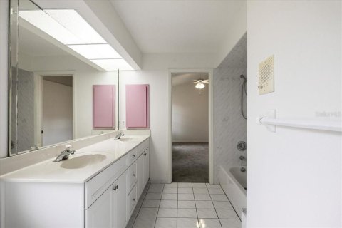 House in Punta Gorda, Florida 3 bedrooms, 273.41 sq.m. № 1900749 - photo 30