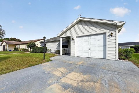 Casa en alquiler en Lady Lake, Florida, 2 dormitorios, 96.62 m2 № 2199959 - foto 2