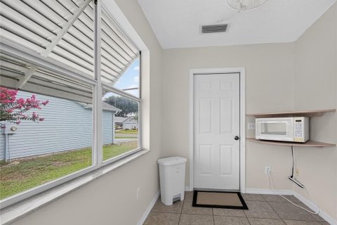 Casa en alquiler en Lady Lake, Florida, 2 dormitorios, 96.62 m2 № 2199959 - foto 9