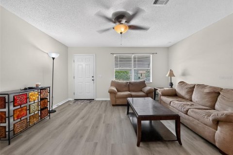 Casa en alquiler en Lady Lake, Florida, 2 dormitorios, 96.62 m2 № 2199959 - foto 5