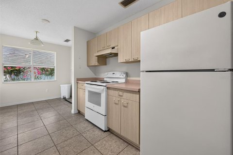 Casa en alquiler en Lady Lake, Florida, 2 dormitorios, 96.62 m2 № 2199959 - foto 8