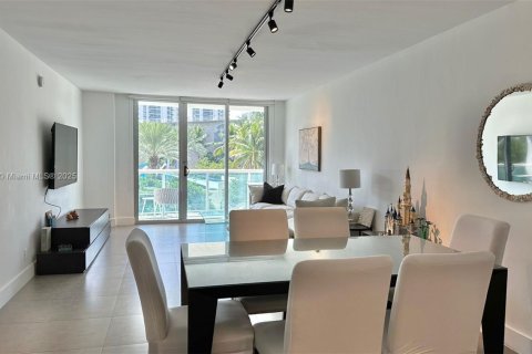 Copropriété à vendre à Sunny Isles Beach, Floride: 1 chambre, 93.37 m2 № 1957687 - photo 1