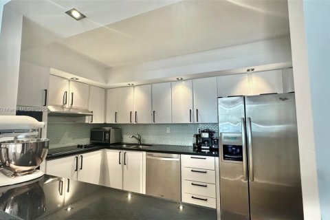 Copropriété à vendre à Sunny Isles Beach, Floride: 1 chambre, 93.37 m2 № 1957687 - photo 3