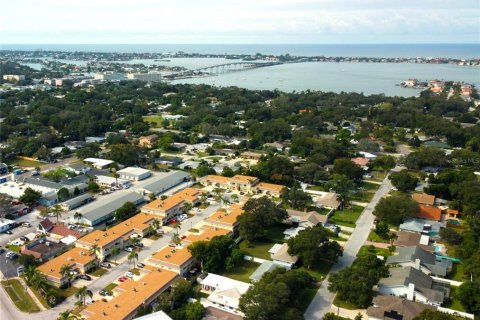 Condominio en venta en Belleair Bluffs, Florida, 2 dormitorios, 109.62 m2 № 1912158 - foto 18