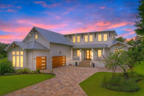 House in Riverview, Florida 4 bedrooms, 379.69 sq.m. № 1905781 - photo 1