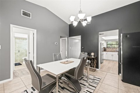Casa en alquiler en Seminole, Florida, 2 dormitorios, 94.76 m2 № 1914018 - foto 12