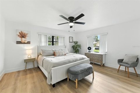 Casa en venta en Saint Petersburg, Florida, 3 dormitorios, 176.98 m2 № 1909984 - foto 14