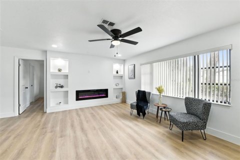 Casa en venta en Saint Petersburg, Florida, 3 dormitorios, 176.98 m2 № 1909984 - foto 5