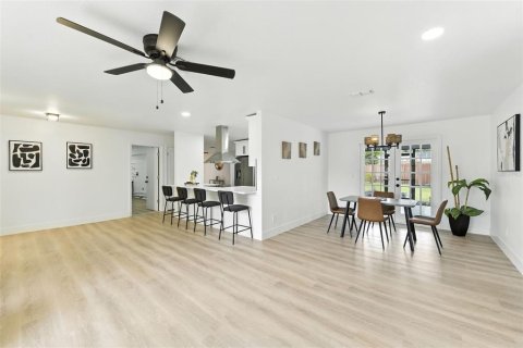 Casa en venta en Saint Petersburg, Florida, 3 dormitorios, 176.98 m2 № 1909984 - foto 6
