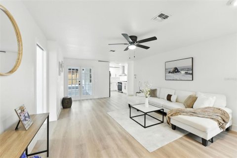 Casa en venta en Saint Petersburg, Florida, 3 dormitorios, 176.98 m2 № 1909984 - foto 23