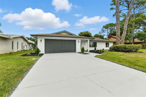 Casa en venta en Saint Petersburg, Florida, 3 dormitorios, 176.98 m2 № 1909984 - foto 1