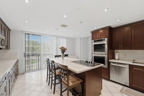 Condominio en venta en Pompano Beach, Florida, 2 dormitorios, 222.97 m2 № 2261799 - foto 11