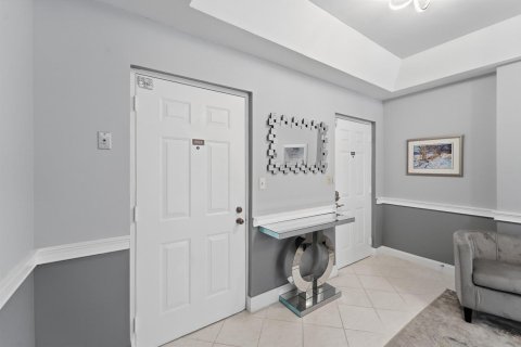 Condominio en venta en Pompano Beach, Florida, 2 dormitorios, 222.97 m2 № 2261799 - foto 4