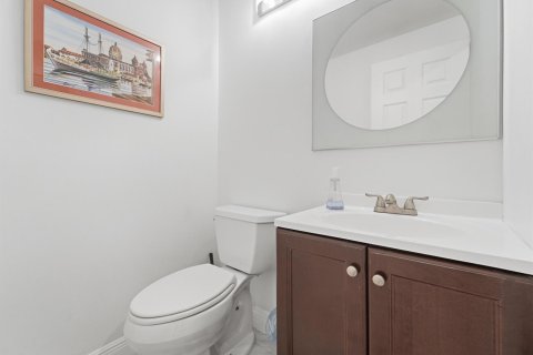 Condominio en venta en Pompano Beach, Florida, 2 dormitorios, 222.97 m2 № 2261799 - foto 8