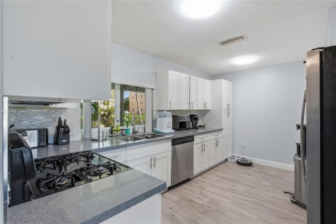 Villa ou maison à vendre à Sunrise, Floride: 3 chambres, 126.35 m2 № 1956313 - photo 12